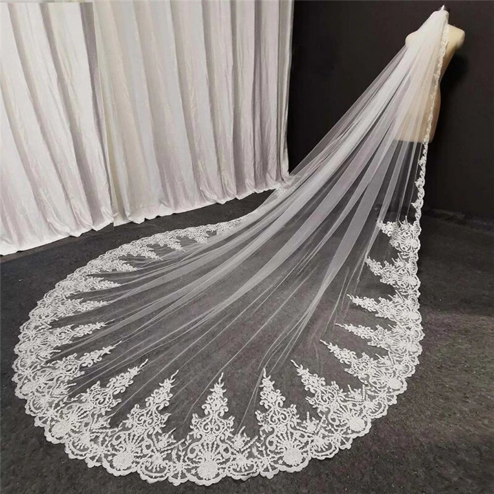 Single Tier Cathedral Wedding Veil with Embroidered Floral Lace Appliques 11.5' - Picture 4 of 6